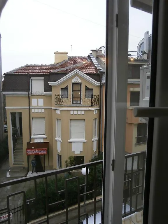 Art Apartment Kiril And Metodi Square Burgas