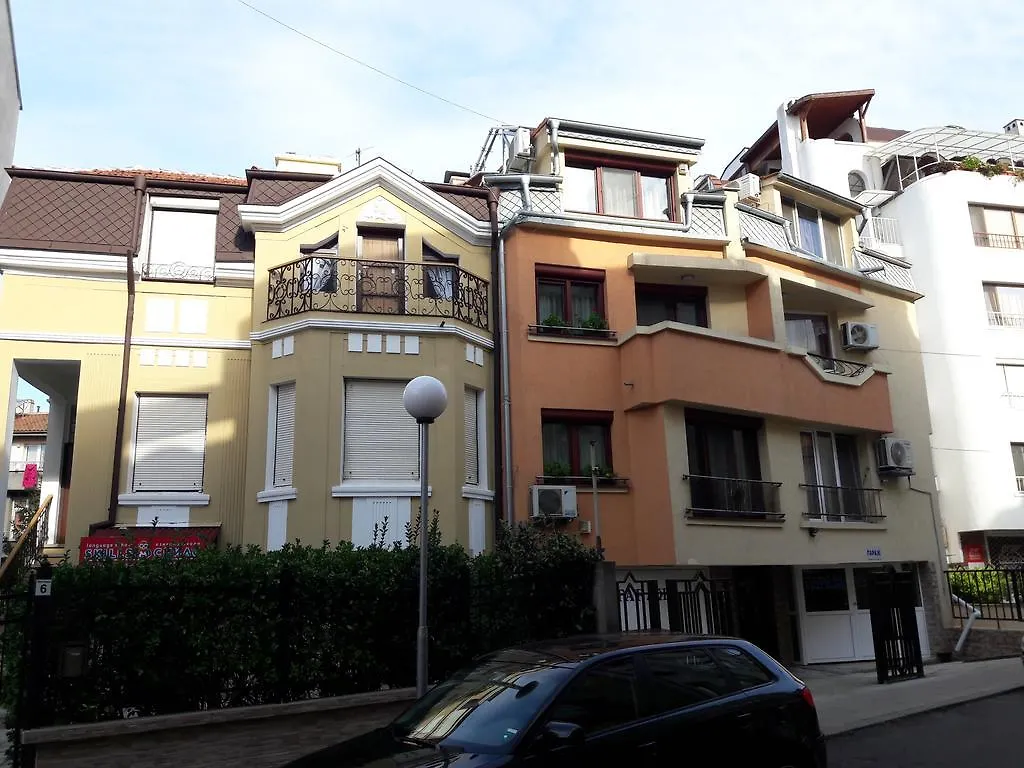Art Apartment Kiril And Metodi Square Burgas